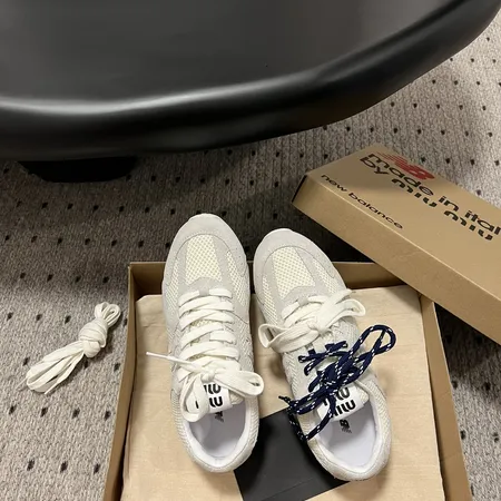 ミュウミュウ スニーカー