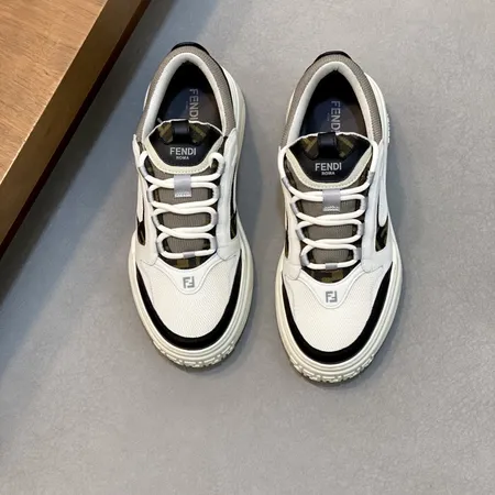 フェンディ カジュアルシューズ