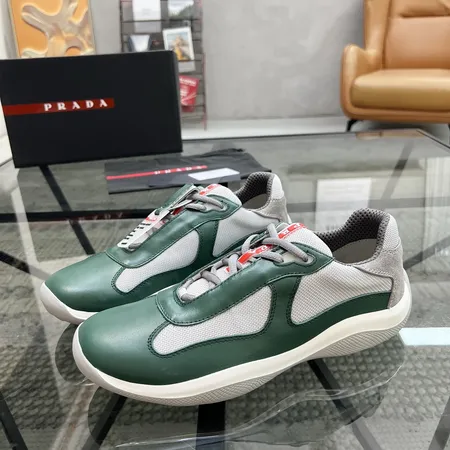 プラダ スニーカー