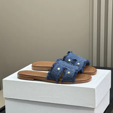 セリーヌ スリッパ