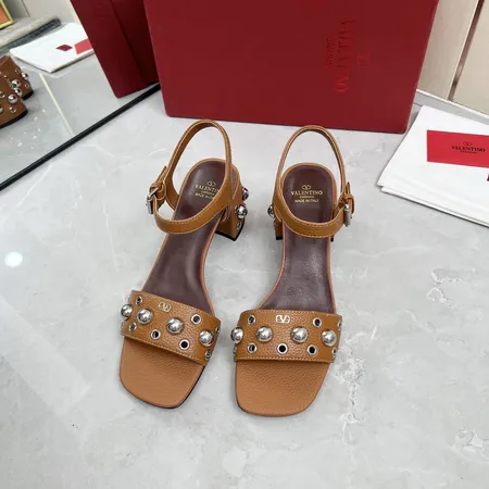 ヴァレンティノ サンダル