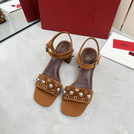 ヴァレンティノ サンダル