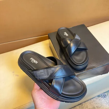 フェンディ スリッパ