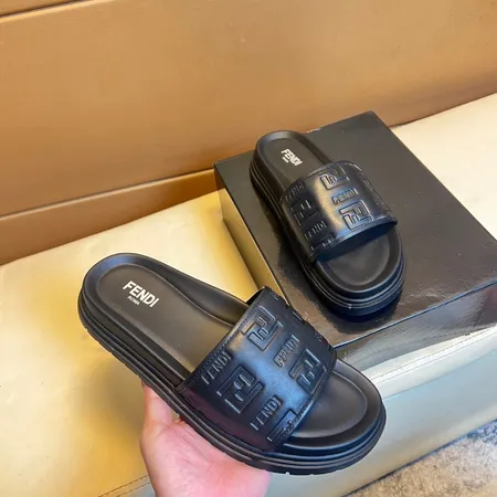 フェンディ スリッパ