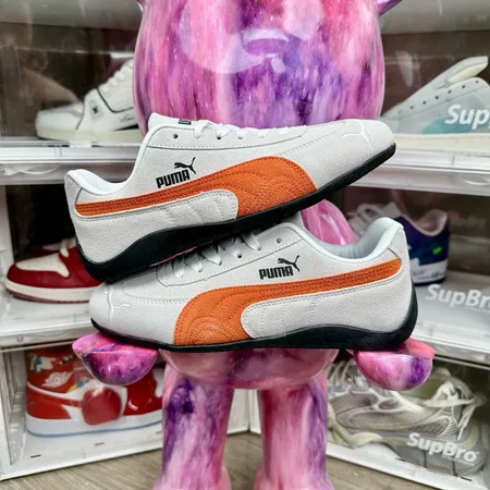 プーマ スニーカー