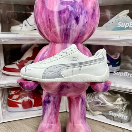 プーマ スニーカー