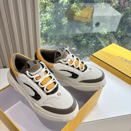 フェンディ カジュアルシューズ
