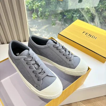 フェンディ カジュアルシューズ