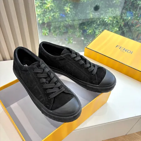 フェンディ カジュアルシューズ