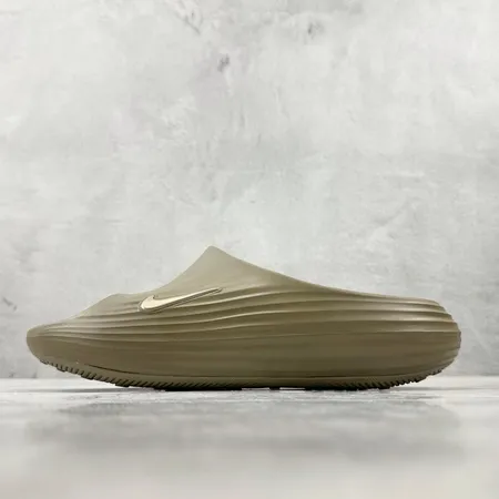 ナイキ スリッパ