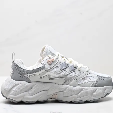 フィラ スニーカー