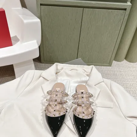 ヴァレンティノ スリッパ