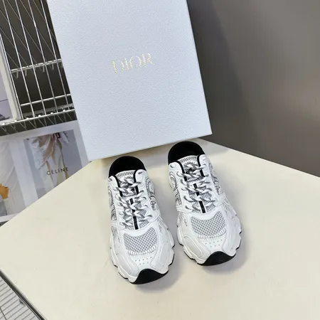 ディオール スニーカー