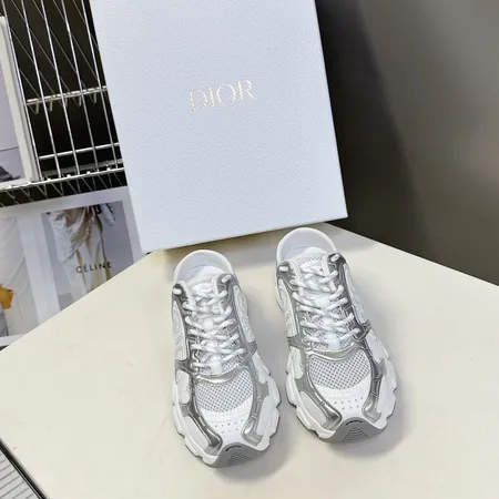 ディオール スニーカー