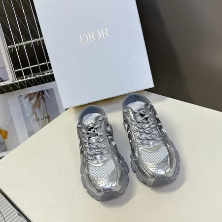 ディオール スニーカー