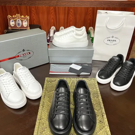 プラダ カジュアルシューズ