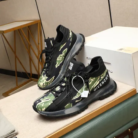 ジバンシィ スニーカー