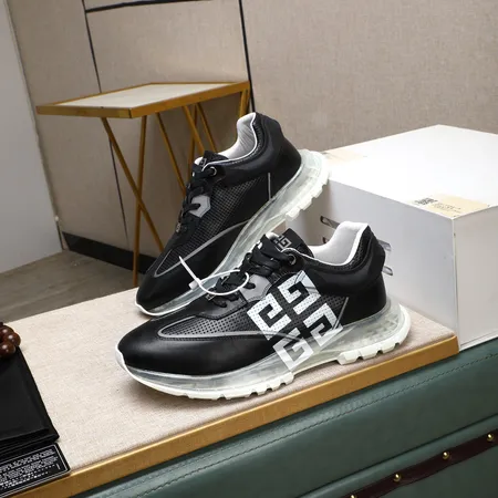 ジバンシィ スニーカー