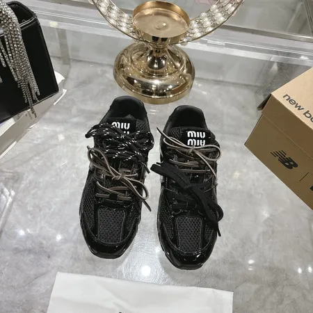 ミュウミュウ スニーカー