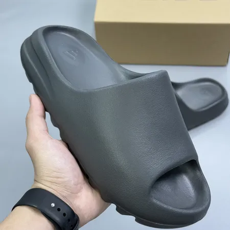 アディダス スリッパ