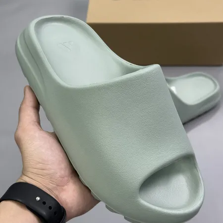 アディダス スリッパ