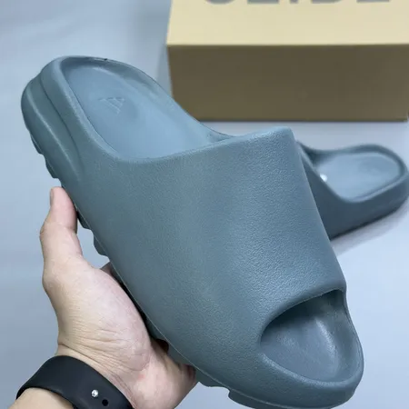 アディダス スリッパ