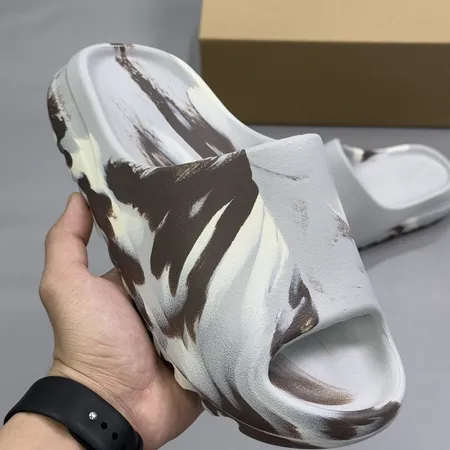 アディダス スリッパ