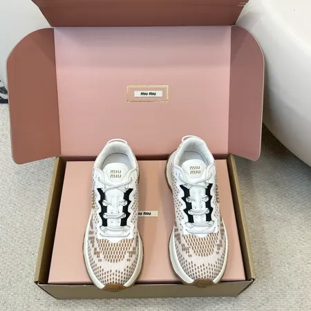 ミュウミュウ スニーカー