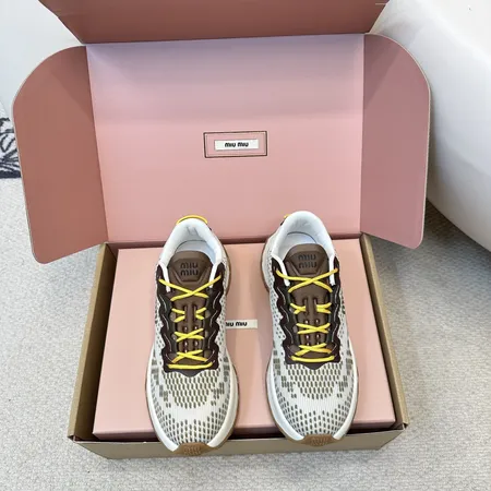 ミュウミュウ スニーカー