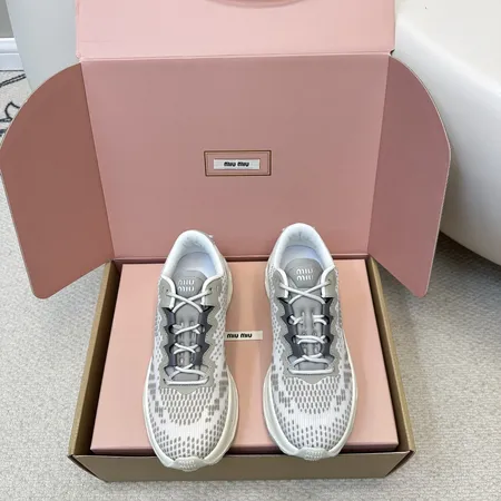 ミュウミュウ スニーカー