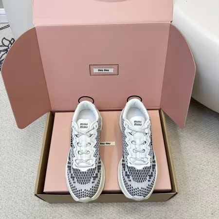 ミュウミュウ スニーカー