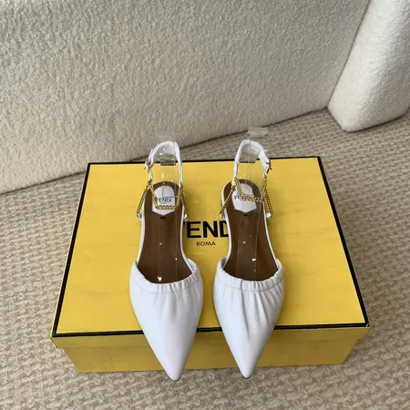 フェンディ サンダル