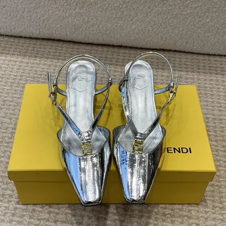 フェンディ サンダル