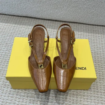 フェンディ サンダル