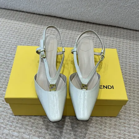 フェンディ サンダル