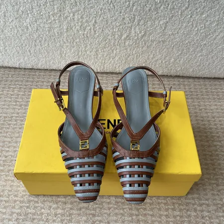 フェンディ サンダル