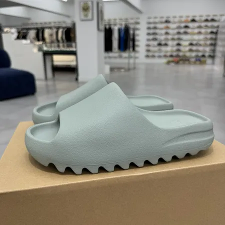 アディダス スリッパ