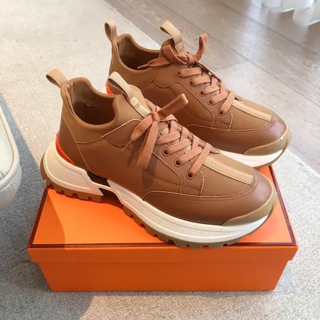 エルメス スニーカー