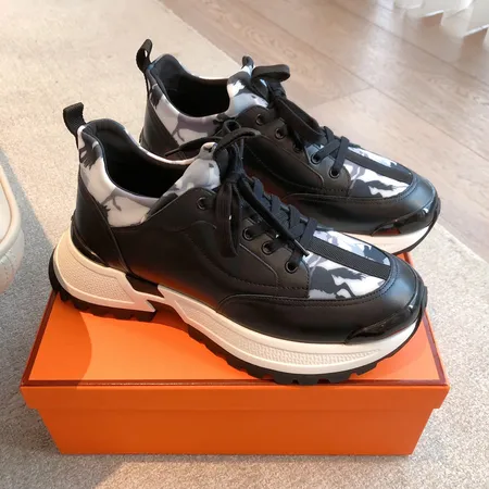 エルメス スニーカー