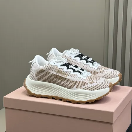 ミュウミュウ スニーカー