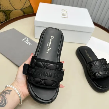 ディオール スリッパ