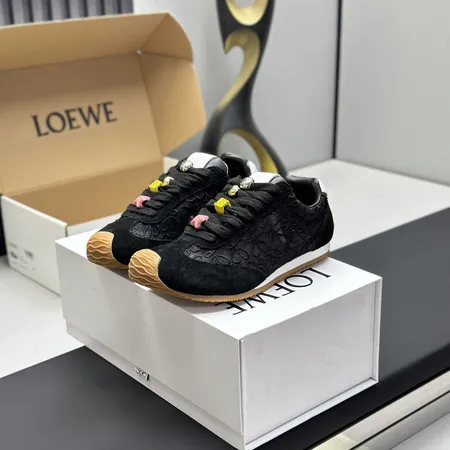 ロエベ スニーカー