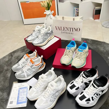ヴァレンティノ スニーカー