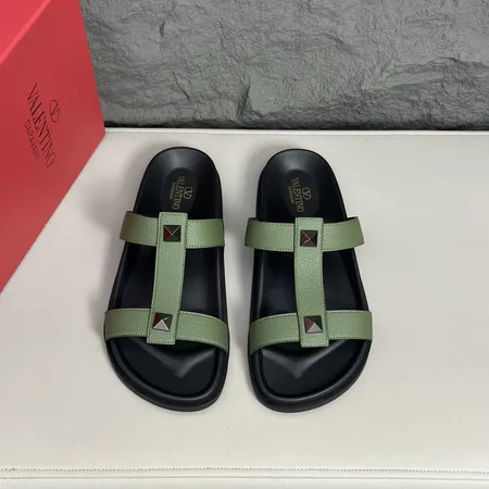 ヴァレンティノ スリッパ