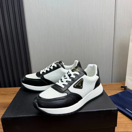 プラダ スニーカー