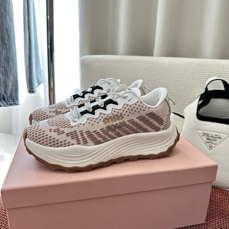 ミュウミュウ スニーカー