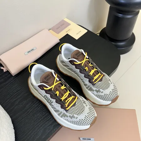 ミュウミュウ スニーカー