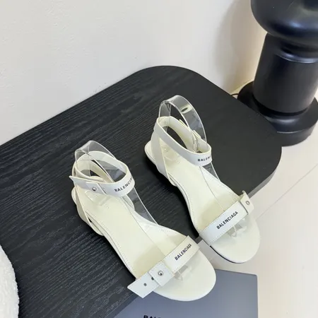 バレンシアガ サンダル