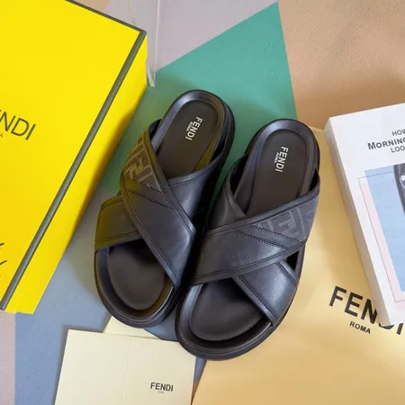 フェンディ スリッパ