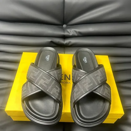 フェンディ スリッパ